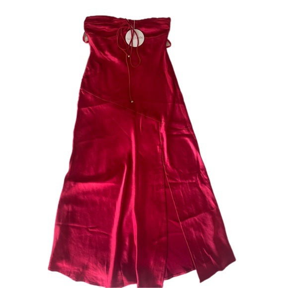 KINDRED SPIRIT STRAPLESS GATHERED BUST MIDI DRESS RED - Picture 1 of 2